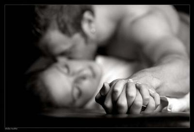 Di questa sera resta solo la tua carezza