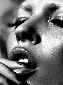 Forse il dj è troppo stanco