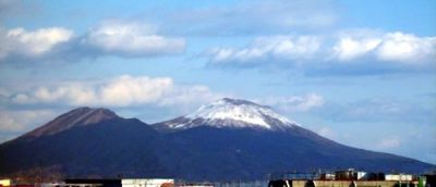 Il Vesuvio si � incappucciato