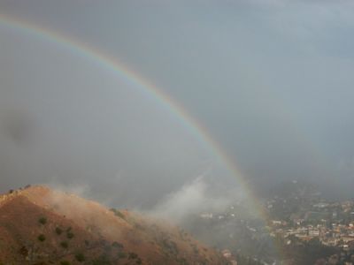 Mentre rinasce l'arcobaleno