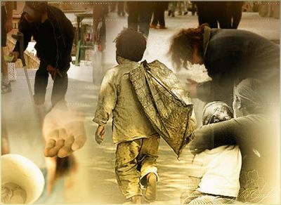 Piccoli piedini scalzi  