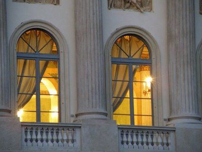 Cosa assorbe il buio della notte