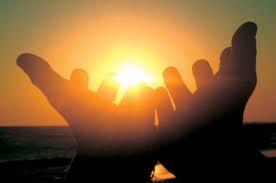 Su mani Tue purissime