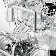 Eppure la luce della lavastoviglie � accesa  