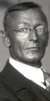 Hermann cammina  
