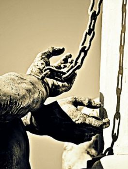 Nata fuori e morta dentro