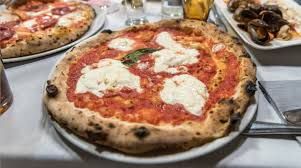 Una vera pizza, buona e di colore
