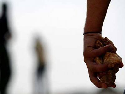 Isole di fronte al buio