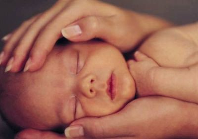 Tra le mani la preziosit� d'un verso