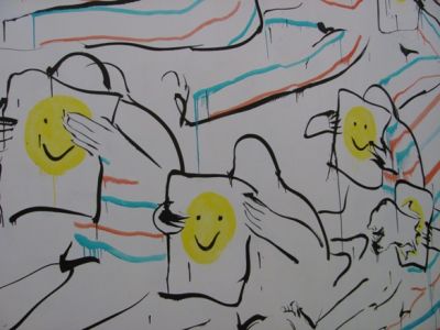 Straniera mentre scompari dal ponte  