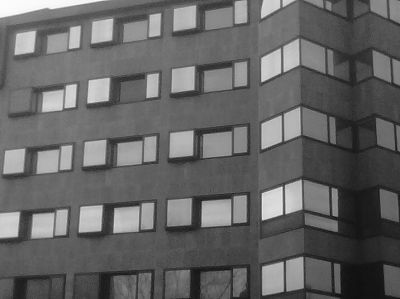 Dalla radice d'ogni unghia fino alla base del collo  